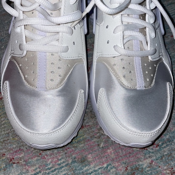 Like NEW! Women’s Nike Air Huarache Run - Size 9 ☑️ - Picture 6 of 9